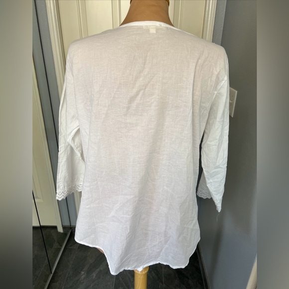 Karmic Connection Provincetown White Crochet Embroidered V Neck Lightweight Top - Picture 4 of 8